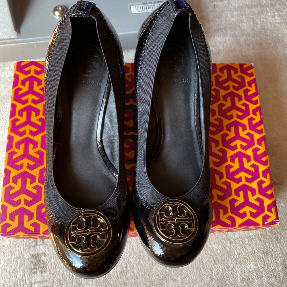 Tory Burch Caroline Wedge Patent Black 7.5